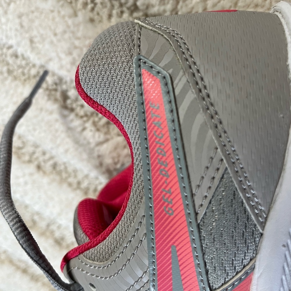 ASICS Women's Tennis Shoes LIKE NEW - Picture 7 of 7